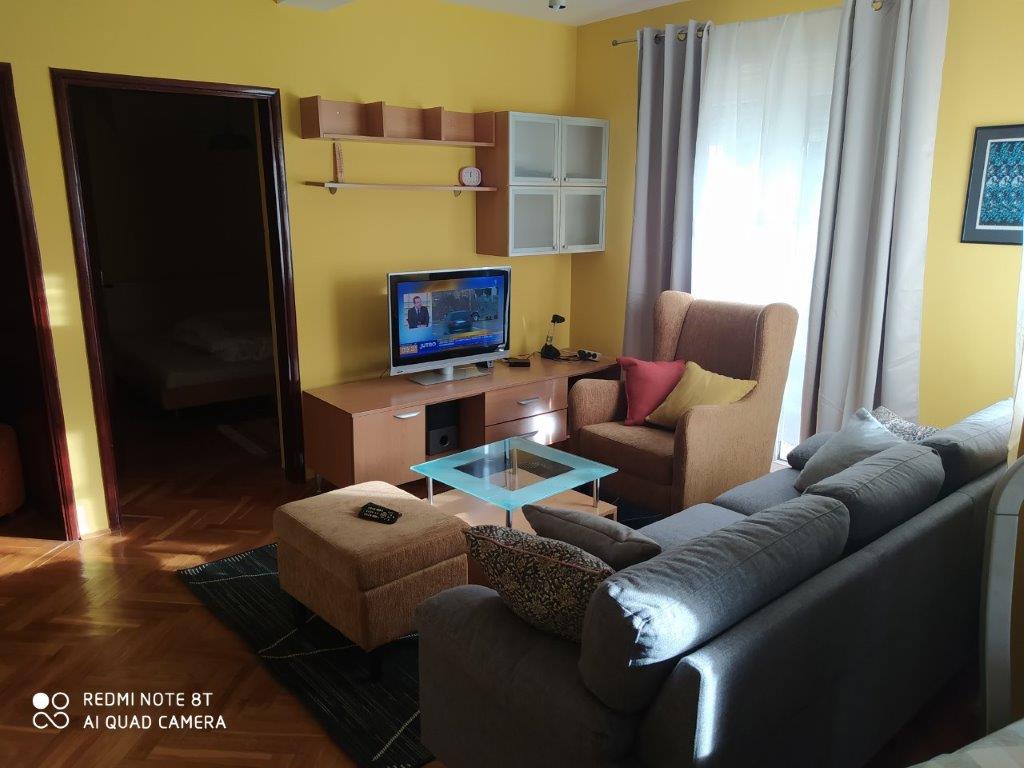 Blizu centra sa 2 odvojene sobe - Stan - Prodaja - Zlatibor